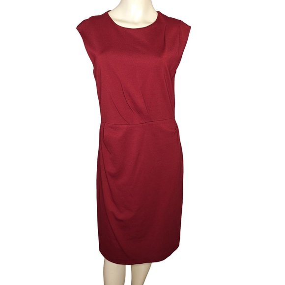 Betsey Johnson Dresses & Skirts - Betsey Johnson Red Rayon Sleeveless Dress with Back Zipper Size‎ 12